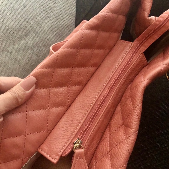 Beautiful shoulder bag💕 - Picture 6 of 7